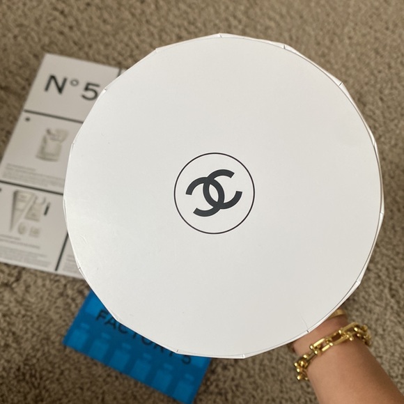 Chanel 5 mystery box - Picture 4 of 8